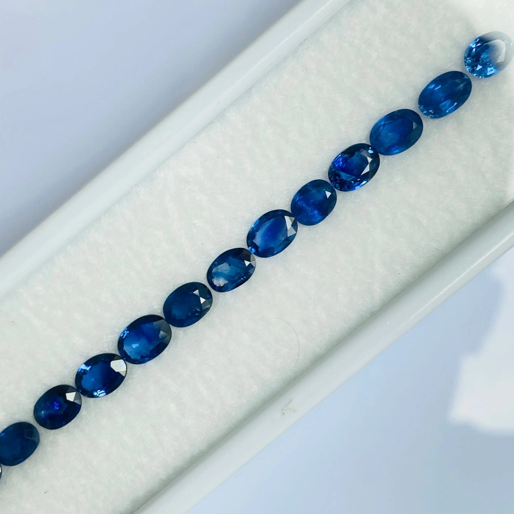 Blue Sapphire 2.95 carat Natural from Sri Lanka – J N Gems
