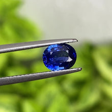 Load and play video in Gallery viewer, Natural Royal Blue Sapphire 1.84 carat