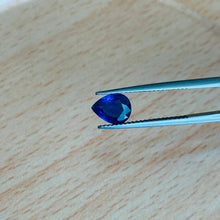 Load image into Gallery viewer, Royal Blue Sapphire 0.96carat - J N Gems