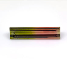 画像をギャラリービューアに読み込む, Bi Color Tourmaline 28.38 carat Natural - J N Gems