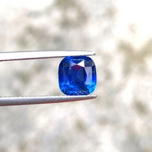 Load image into Gallery viewer, Blue Sapphire 2.95 carat Natural - J N Gems