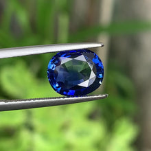 Load and play video in Gallery viewer, Natural Blue Sapphire 4.20 carat