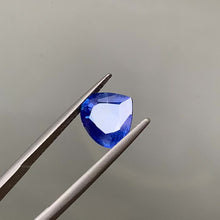 Load and play video in Gallery viewer, 2.37carat Natural Blue Sapphire