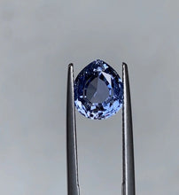 Load image into Gallery viewer, 3.90 carat Unheated Violet Sapphire - J N Gems
