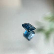 画像をギャラリービューアに読み込む, Natural Teal sapphire 1.58 carat J N Gems
