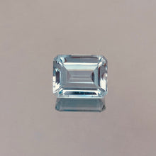 Load image into Gallery viewer, Aquamarine  7.73 carat
