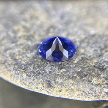 Load image into Gallery viewer, 0.69 carat Blue Sapphire J N Gems
