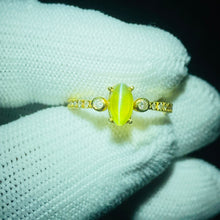 Load image into Gallery viewer, Ring - Chrysoberyl Cat&#39;s Eye &amp; Diamond 18k Gold J N Gems
