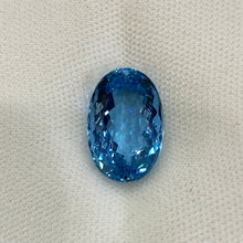 Load image into Gallery viewer, Natural Santa Maria Aquamarine 10.23 carat

