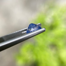 Load image into Gallery viewer, Blue Sapphire 2.24carat- silky Blue
