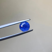 画像をギャラリービューアに読み込む, Blue Sapphire 1.37 carat - J N Gems
