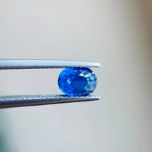 Load image into Gallery viewer, Cornflower Blue Sapphire 1.60 carat - J N Gems
