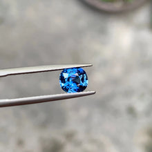 Load image into Gallery viewer, 3.31 carat Natural Blue Sapphire
