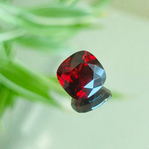 Red Garnet 4.99 carat - J N Gems