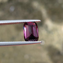Load image into Gallery viewer, 3.23ct Natural Color Change Spessartine Garnet freeshipping - J N Gems
