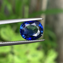 Load and play video in Gallery viewer, 4.20 carat Natural Blue Sapphire
